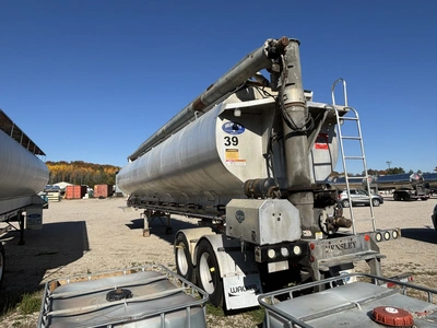 Used 2014 HENSLEY BULK FEED TRAILER Agricultural Trailers Michigan US | Miedema Asset Management Group #1709530