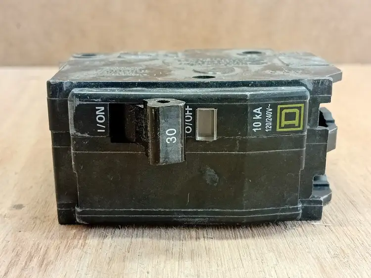 Used SQUARE D QOB230 Switchgears British Columbia CA | Lenmark #1438502