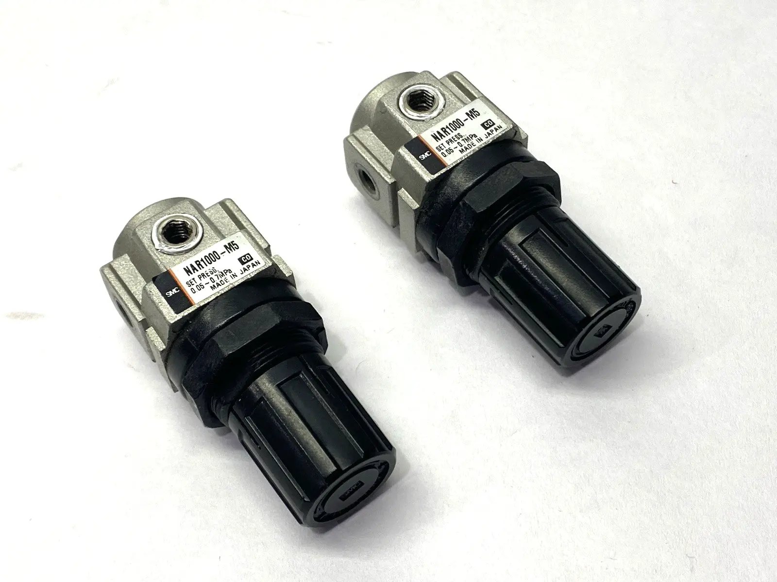 USED SMC MINIATURE PNEUMATIC PRESSURE REGULATOR M5 PORTS LOT OF 2