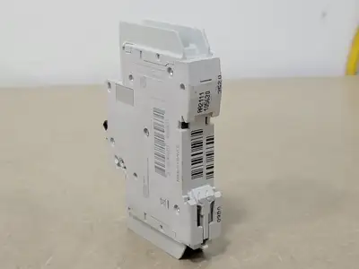 NEW SCHNEIDER ELECTRIC M9F42115