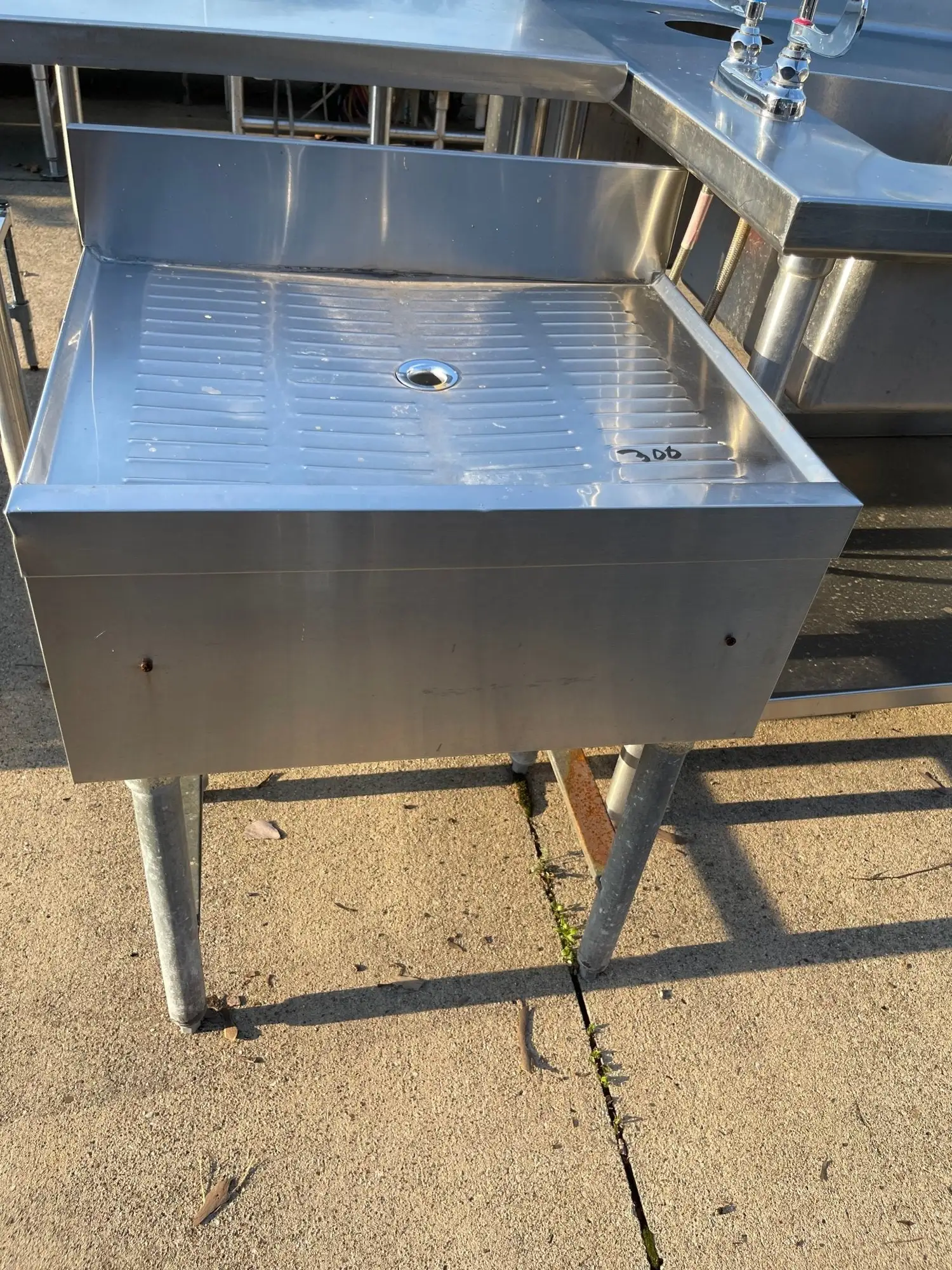 Used Falcon Restaurant Supply Used 23" Stainless Steel Under Bar Drain Board - SS173 Underbar Equipment Illinois US | Falcon Restaurant Supply #1375984