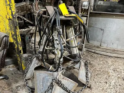 USED BLACK CLAWSON GRAPPLE