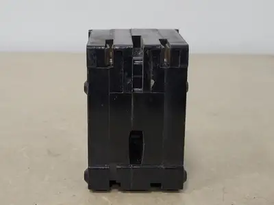 15 Amp, 2 Poles, 120/240 volts Circuit Breaker