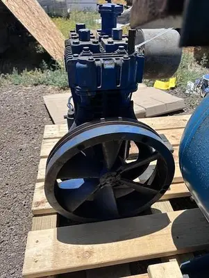 USED QUINCY 325