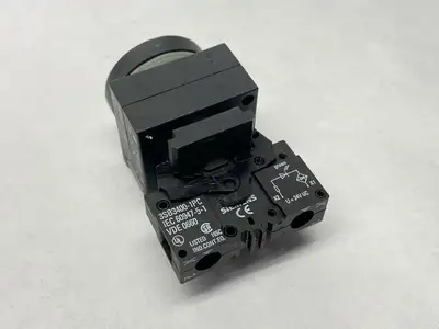 3SB3245-0AA41-0CC0 | Siemens  Pushbutton Illuminated 22mm Green w/ 3SB3400-1PC - Used