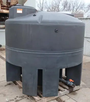 SPC8953  Tank 750 gallon vertical tank, Polypropylene, dome