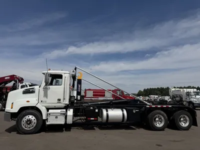 Used 2017 WESTERN STAR 4700 STELLAR Hooklifts & Roll-Offs Minnesota US | Carco Truck & Equipment #1513974