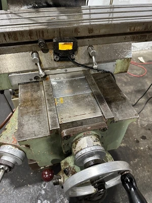 SUPERMAX YCM-16VA VERTICAL MILL