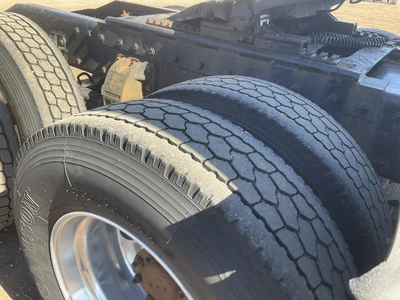 USED 2000 PETERBILT 379