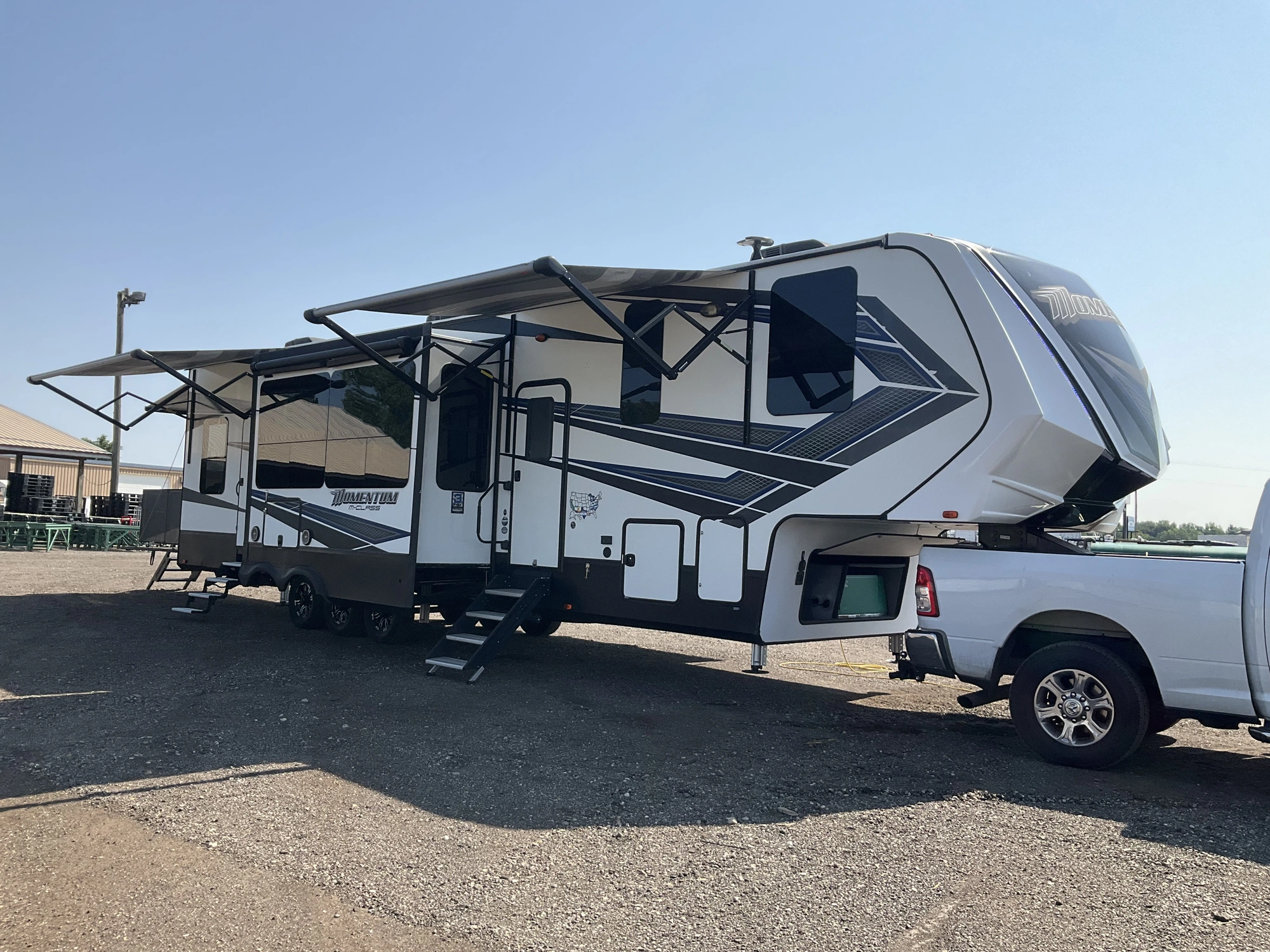 Used 2018 MOMENTUM 395M Campers, Caravans, Motorhomes Michigan US | Miedema Asset Management Group #1334425