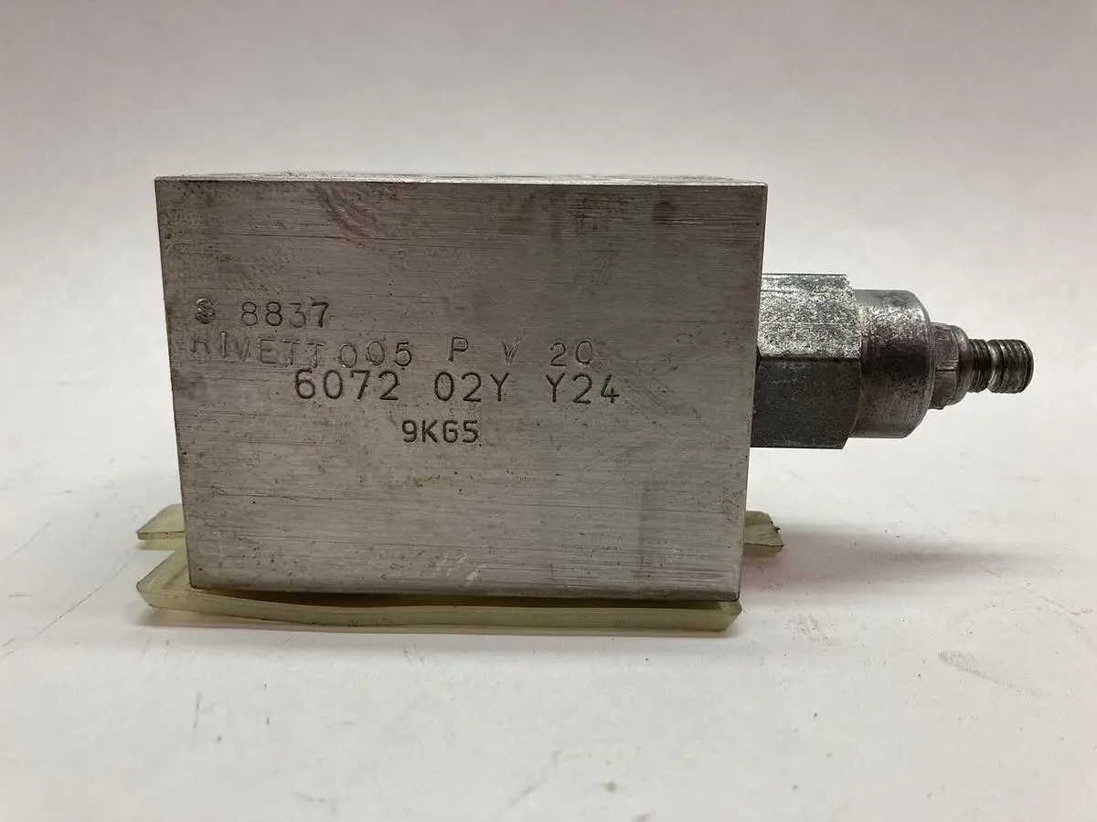 USED SUN HYDRAULICS 6072-02Y-Y24