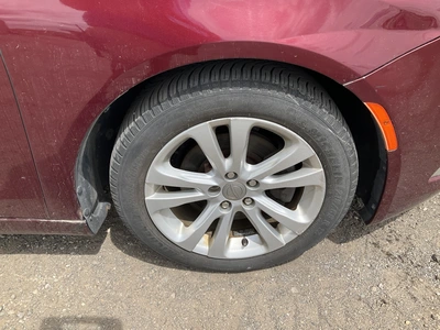 USED 2015 CHRYSLER 200