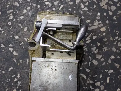 4 1/2" Vise