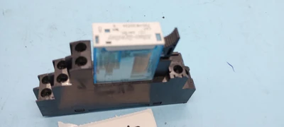 USED Allen-Bradley 700-HN122 Ser. A Relay Base