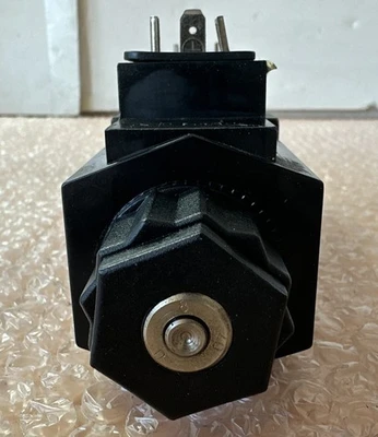 USED YUKEN DSG013C2D24N150