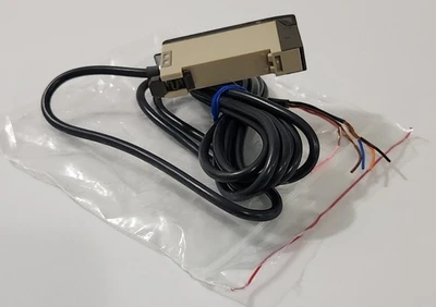 NEW Omron E3X-A21