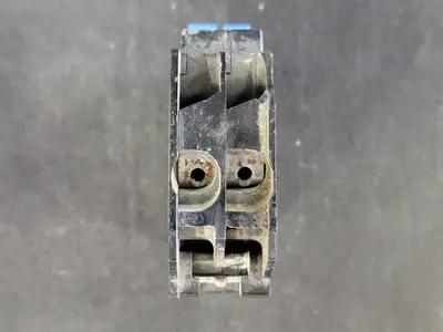 15 Amp, 2 Pole, 240 volts Circuit Breaker
