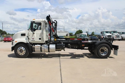 New | in-Stock 2025 MACK MD6 Hooklifts & Roll-Offs Texas US | Roll Off Truck World #1491879