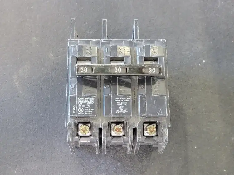 Used SIEMENS BQ3B030 Switchgears British Columbia CA | Lenmark #243122