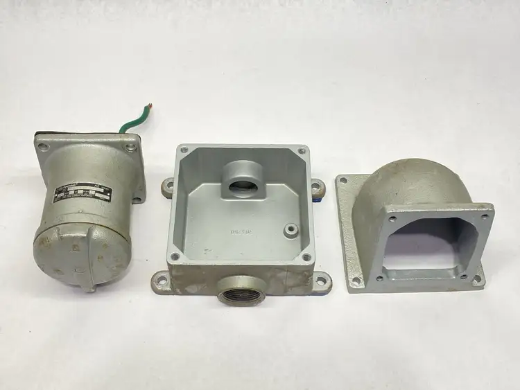 Used Appleton Mounting Receptacle 3-Pole 100A 3W w/ Angle Adapter Base Electrical Boxes Michigan US | Maverick Industrial Sales #1392516