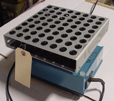 USED JANKE KUNKEL  ORBITAL SHAKER TABLE SHAKER TABLE