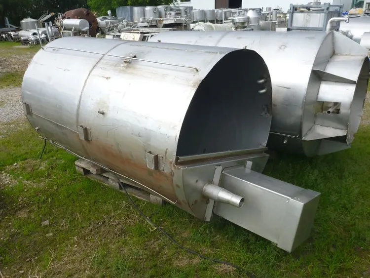Used _UNKNOWN_ 2,200 LITRE Stainless Steel Tanks PL | Perry Equipment #121651