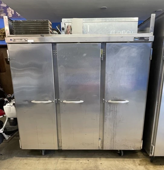 130-0167 Beverage Air PF74-5AS Self Contained 3 Door Reach In Freezer