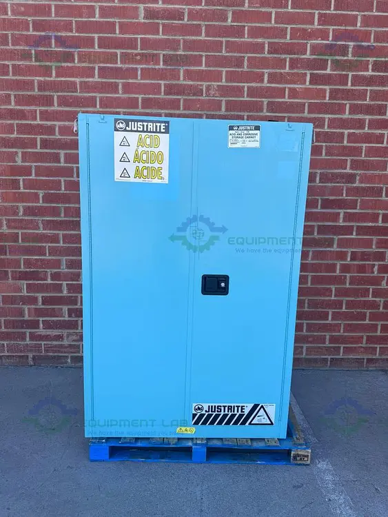 Used JUSTRITE 45 GALLON ACID AND CORROSIVE STORAGE CABINET W/ SOFT CLOSE DOORS, KEY Hazardous Storage Units California US | Equipment Lab #488853