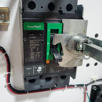 New | in-Stock Schneider Electric Altivar 930 Outdoor Variable Speed Drives California US | American Industrial Supply Co. #1519697