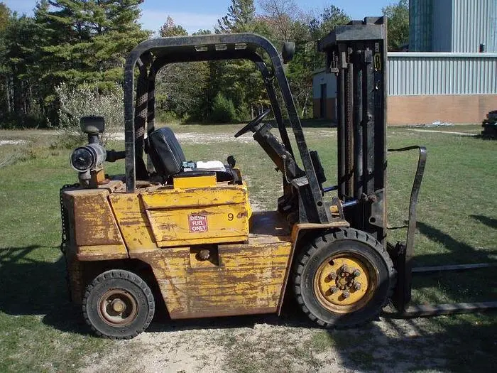 5,000 lb. CATERPILLAR Model V50D Forklift; Pnumatic Tires; Diesel