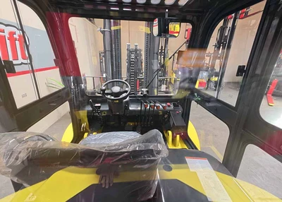 NEW 2025 LIFT HERO CPD70