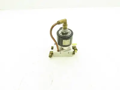 Versa E7SM-8012-66-120V60 Pneumatic Air Valve 2-Inlet 3-Way 2-Position NO 150psi