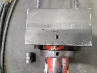 OTC 10-Ton Jack  6 1/8'' stoke W/ cabel clamp dies