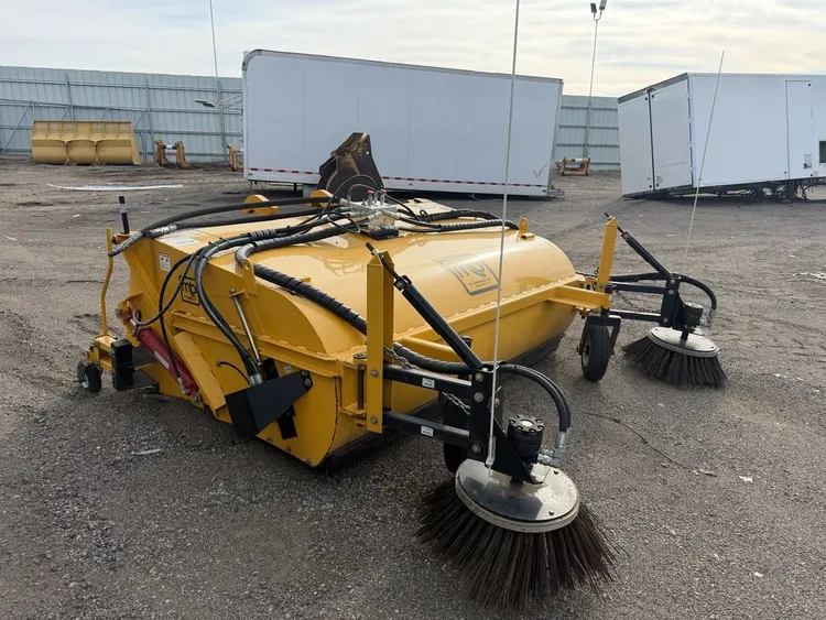 Used 2017 MB SWEEPER Mechanical Sweepers Minnesota US | Carco Truck & Equipment #1513944