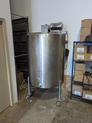 200 Gallon Mix Tank