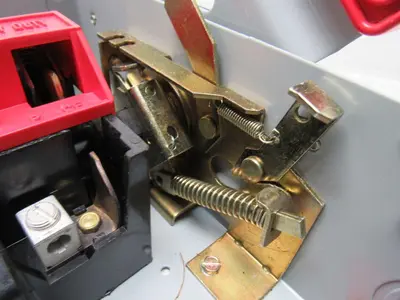 General Electric THN3361 Model 7 600V 30A  Non-Fusible Disconnect Safety Switch