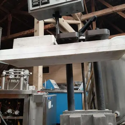 USED 1995 PILLAR TECHNOLOGIES 2220-R