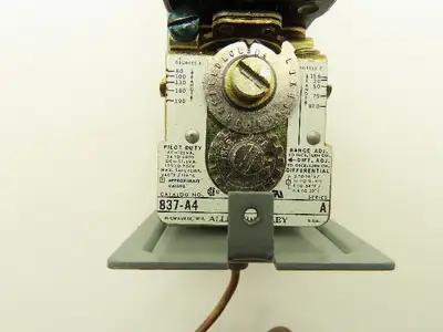 Allen Bradley Bulletin 837-A4 Temperature Control Switch 60-190F AC/DC Lot of 3