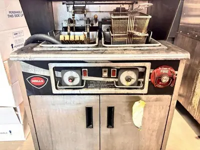 WELLS VENTLESS FRYER - SELF CONTAINED