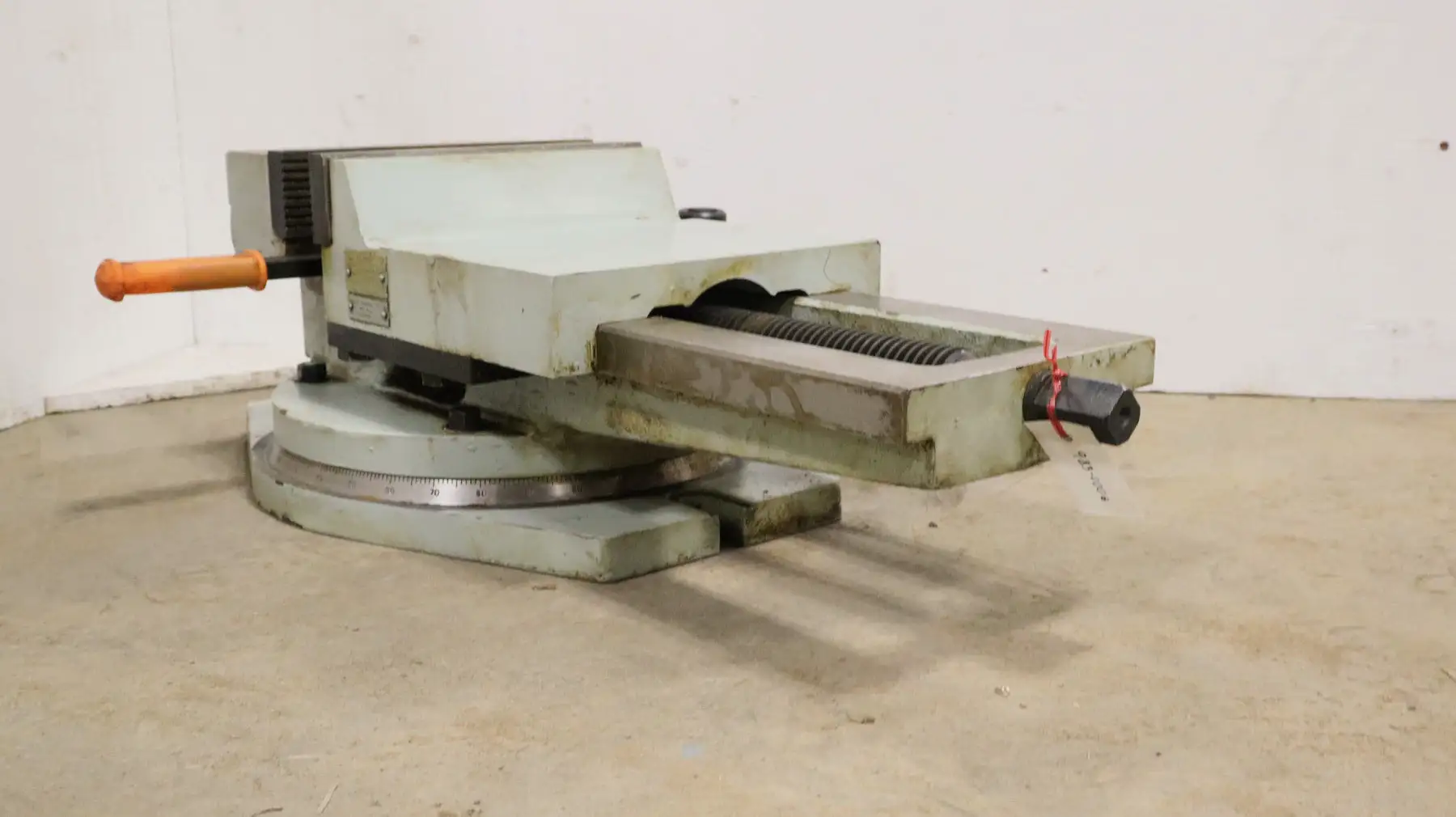 10" Milling Vise with Extra Swivel (New) - 6
