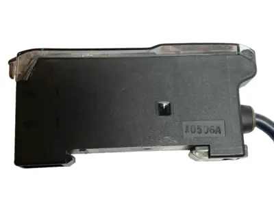 Used Omron Digital Fiber Amplifier Photoelectric Sensor NPN 12-24VDC Photoelectric Sensors Michigan US | Maverick Industrial Sales #1395181