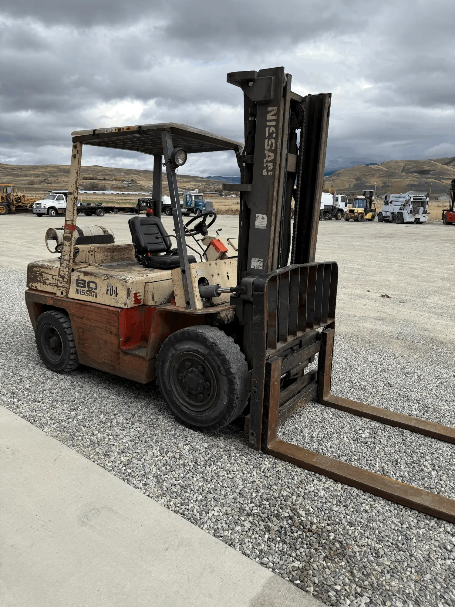 USED NISSAN 80