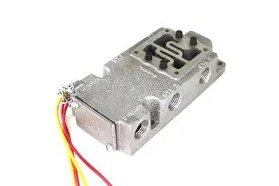 NEW MAC VALVES 10165