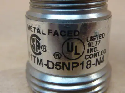 USED ALLEN BRADLEY 871TM-D5NP18-N4 SER A