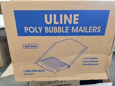 36 - Uline Poly Bubble Mailers 14.25" x 20"