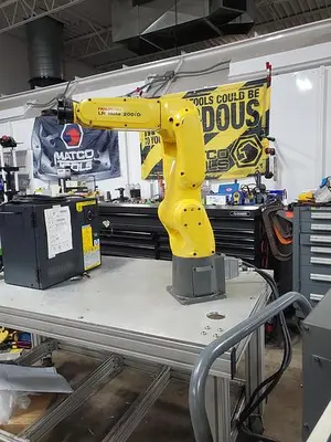 USED 2016 FANUC LR MATE 200ID