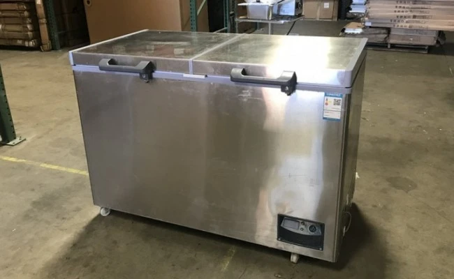 171-0379 51" Stainless Steel Self Contained Seafood Fish Chest Freezer