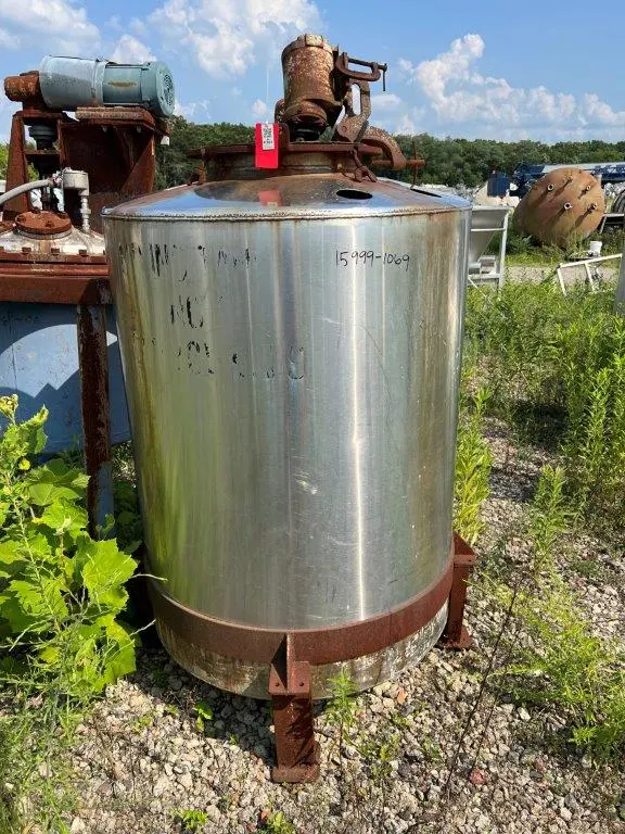 850 Gallon Stainless Steel Mix Tank