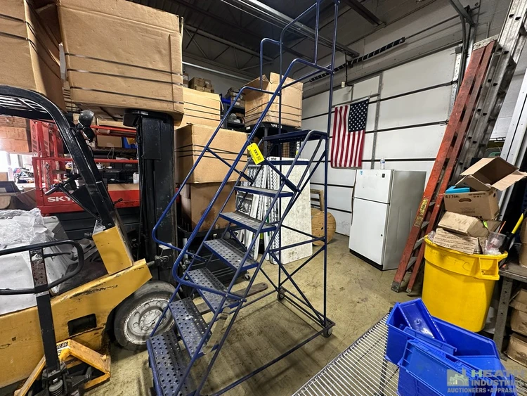Used _UNKNOWN_ LOUISVILLE 8 STEP PORTABLE STEEL WAREHOUSE LADDER Ladders Illinois US | Heath Industrial Auction Services #1549854