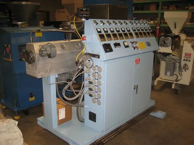 1 1/2″ Killion 34:1 L/D LAB Extruder